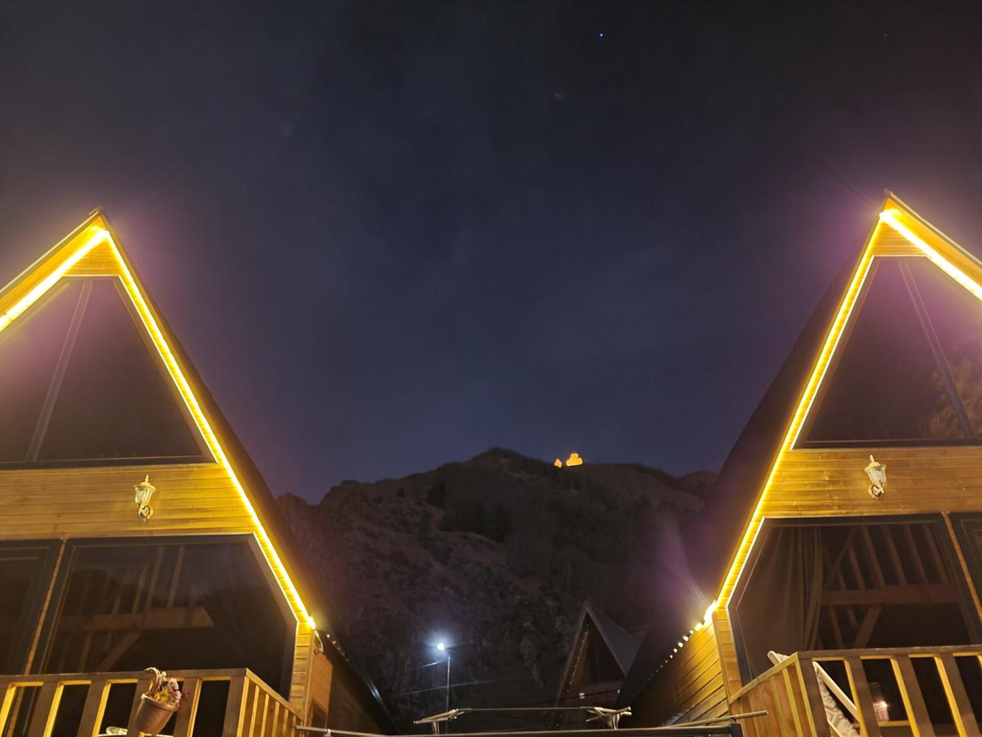 Pine Chalet Kazbegi Exterior foto